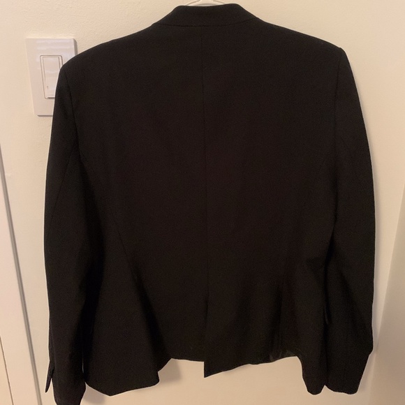 Zara Basics Black Blazer - Picture 2 of 2